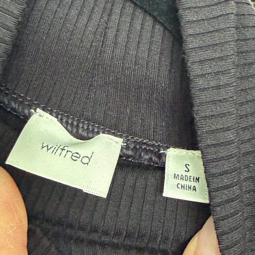 Wilfred Black Long Sleeve Crop Top - Picture 5 of 8